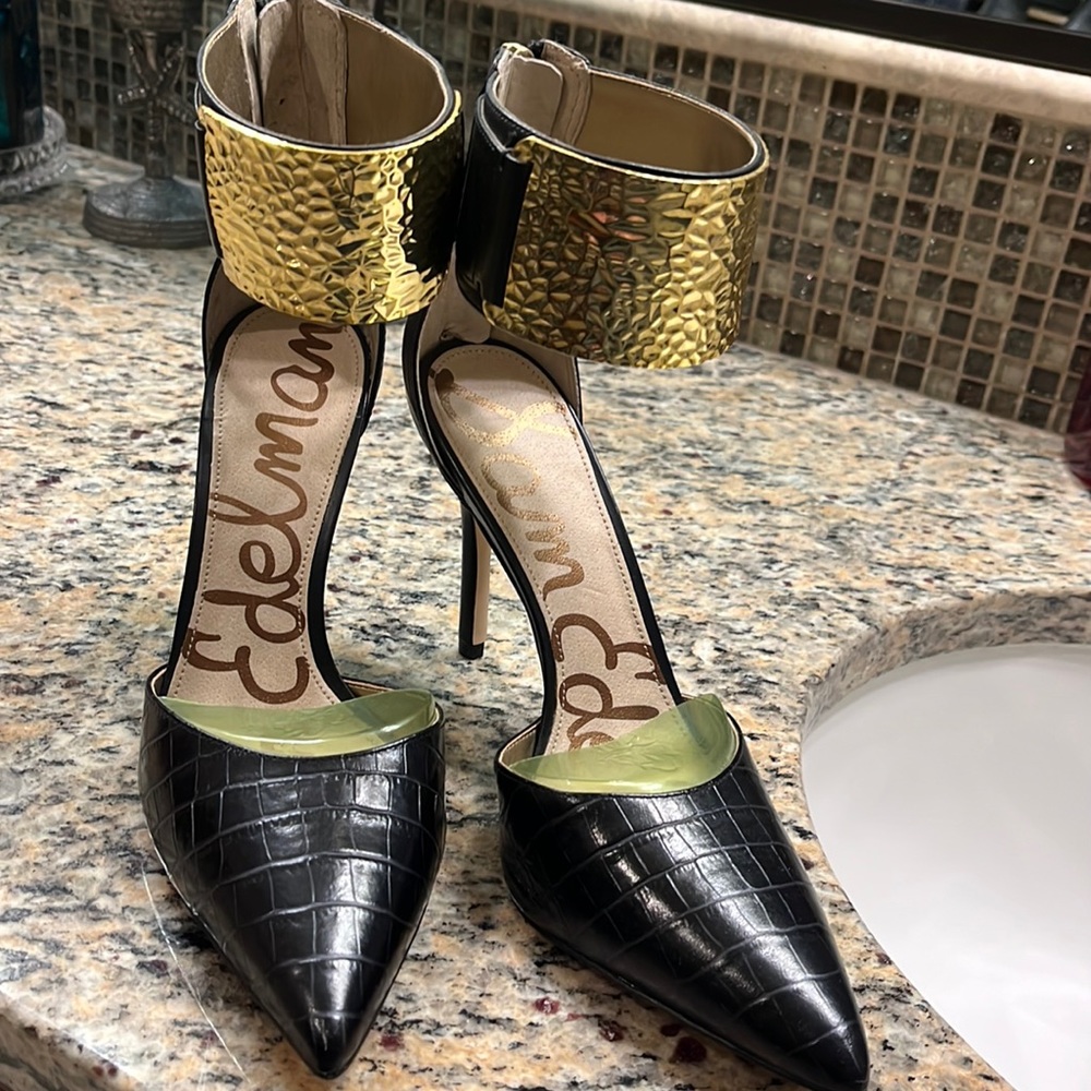 Never worn black with gold cuff Sam Edelman 3” heel shoes.. beautiful!